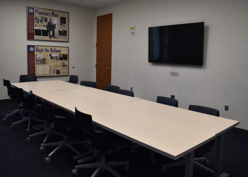 Discovery Room with fixed seating for 12 with tv screen sharing access